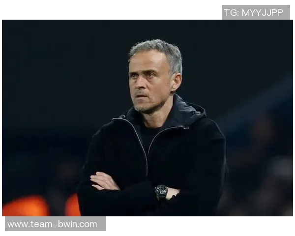 恩里克称赞阿什拉夫为最佳右后卫解释未签替补的原因