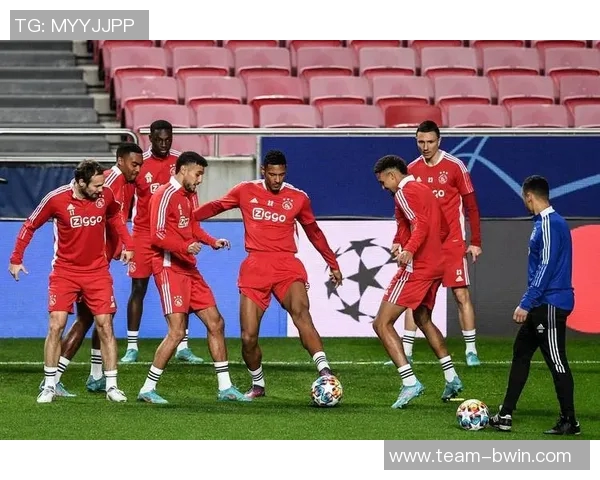 阿贾克斯高层称富安健洋具备顶级联赛实力队医已进行全面评估