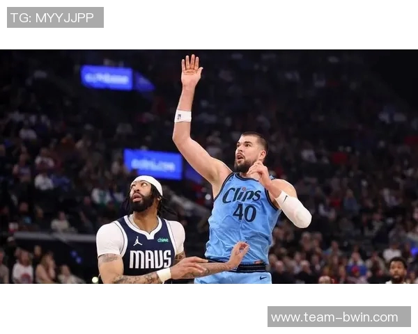 快船连胜期间大洛表现出色场均157分2帽四成三分命中率达50 快船连胜期间大洛表现出色场均157分2帽四成三分命中率达50