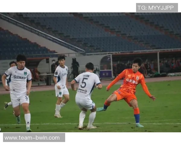 泰山队中卫人选更新索罗金成第二选择贝克曼紧随其后