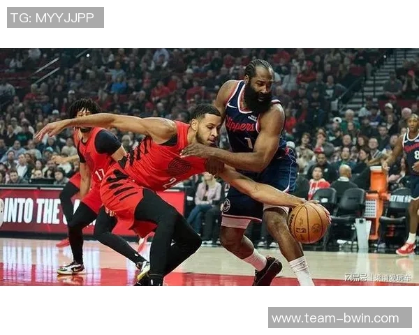 哈登小卡大洛三人均得25分创34岁以上球员组队得分新纪录