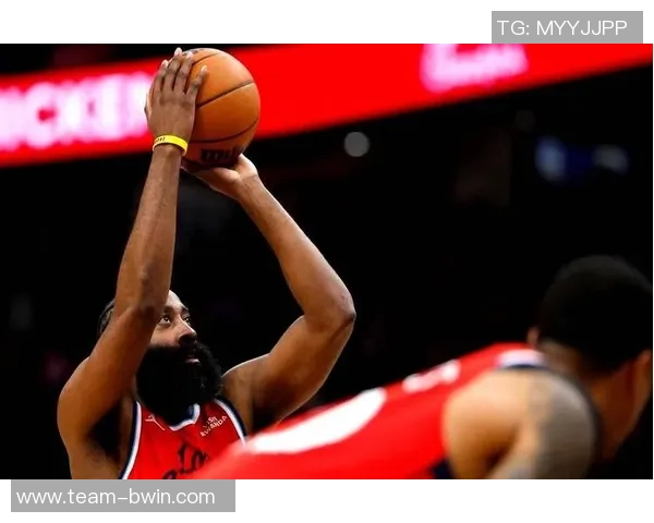 弗拉格砍下35分创个人新高哈登防守下表现出色限制登哥发挥 弗拉格砍下35分创个人新高哈登防守下表现出色限制登哥发挥